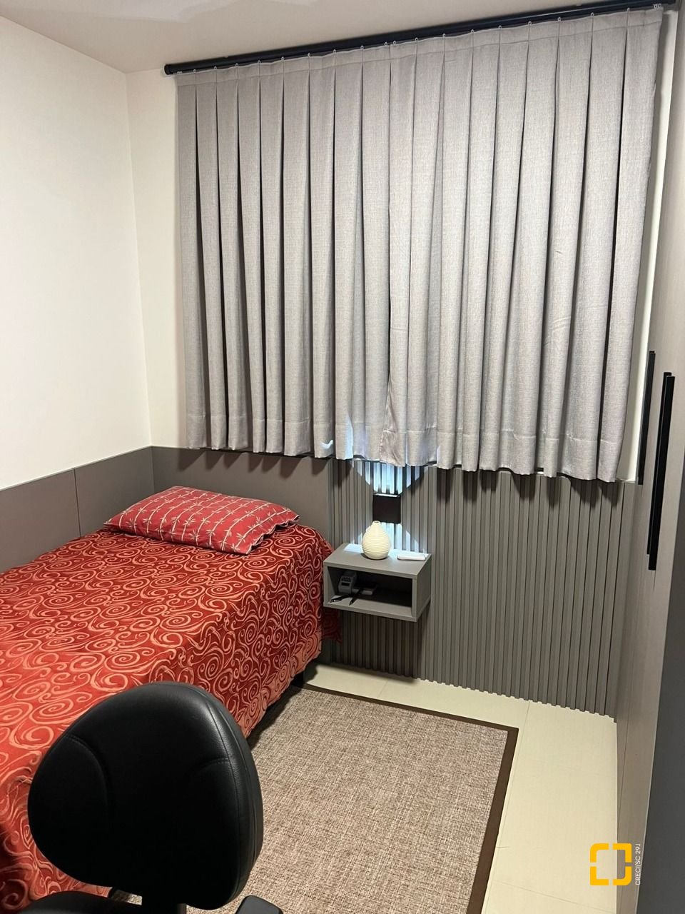 Apartamento com 120m², 3 quartos (sendo 1 suíte), 2 garagens, no bairro Centro em Palhoça