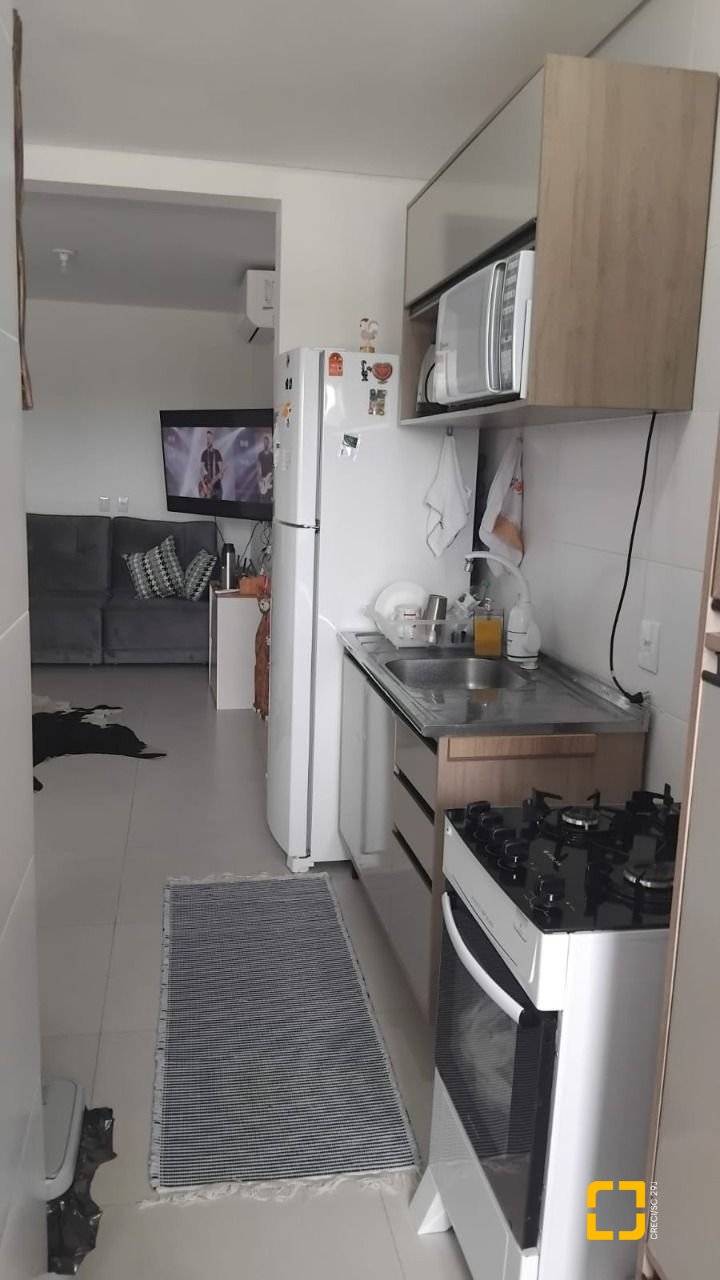 Apartamento com 77m², 2 quartos (sendo 1 suíte), no bairro Ingleses do Rio Vermelho em Florianópolis