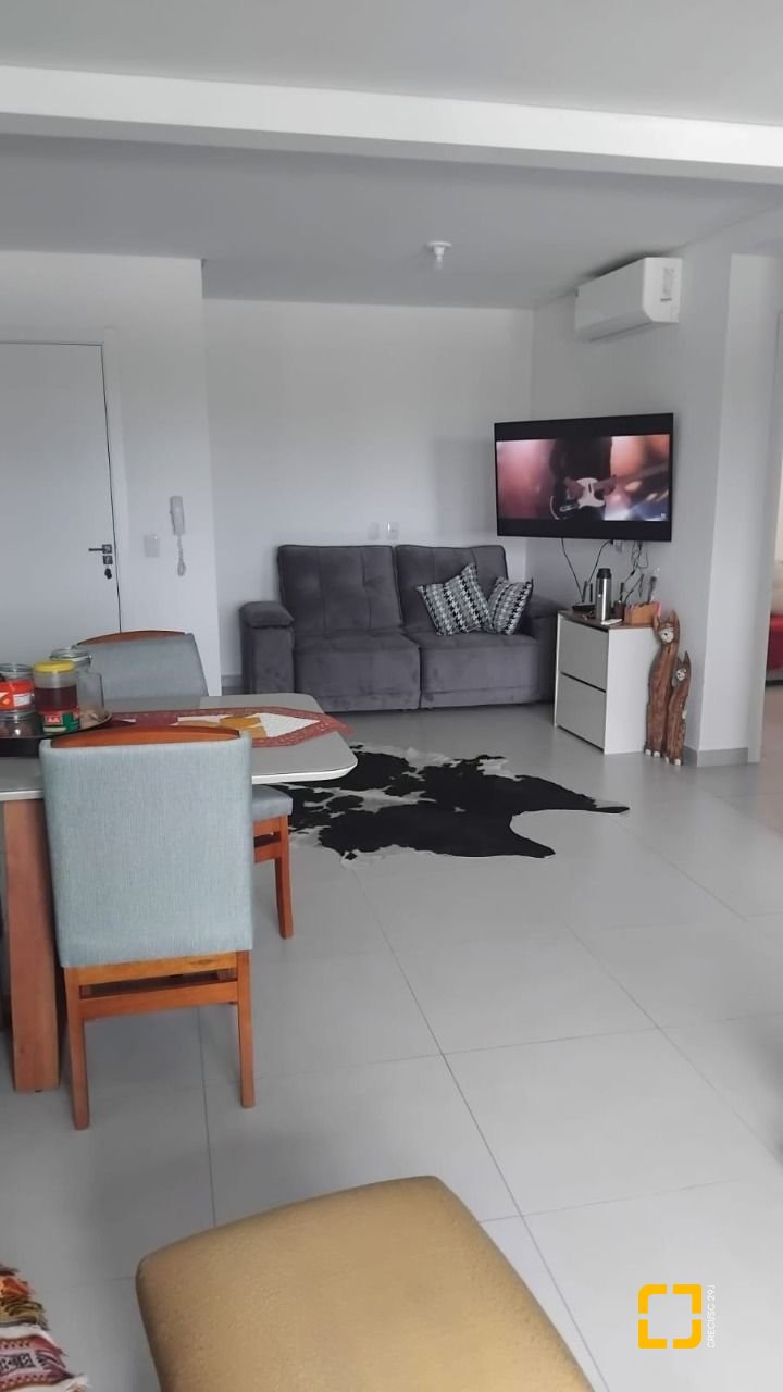 Apartamento com 77m², 2 quartos (sendo 1 suíte), no bairro Ingleses do Rio Vermelho em Florianópolis
