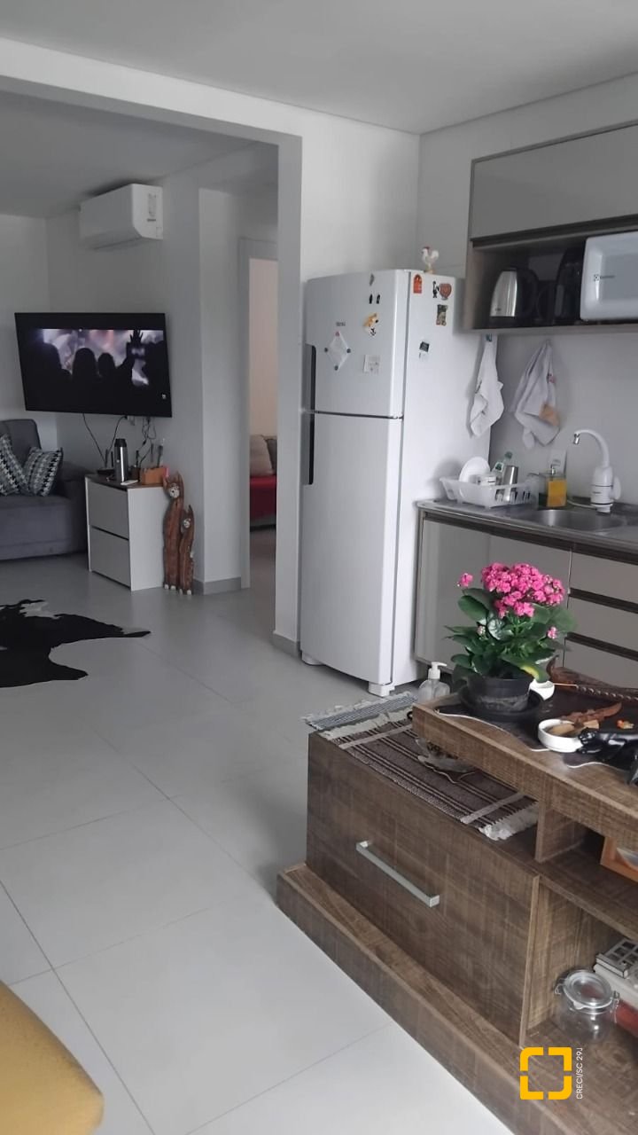 Apartamento com 77m², 2 quartos (sendo 1 suíte), no bairro Ingleses do Rio Vermelho em Florianópolis