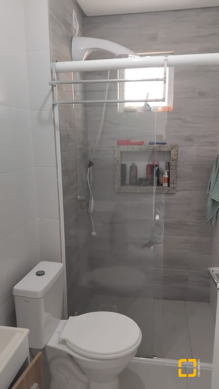 Apartamento com 77m², 2 quartos (sendo 1 suíte), no bairro Ingleses do Rio Vermelho em Florianópolis