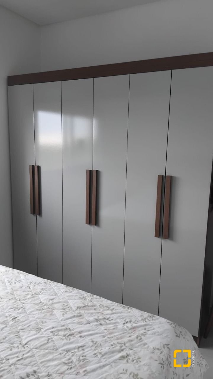Apartamento com 77m², 2 quartos (sendo 1 suíte), no bairro Ingleses do Rio Vermelho em Florianópolis