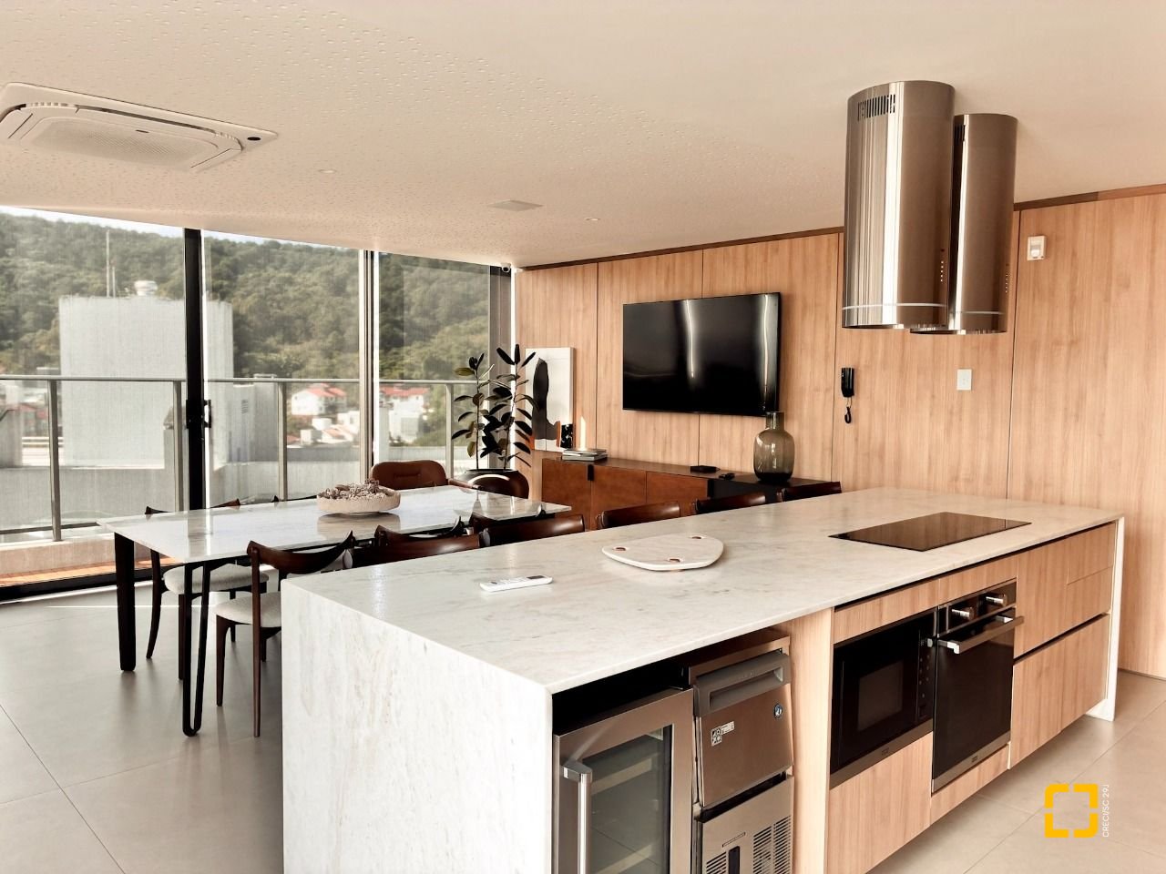 Apartamento com 119m², 3 quartos (sendo 3 suítes), 2 garagens, no bairro Jurerê em Florianópolis