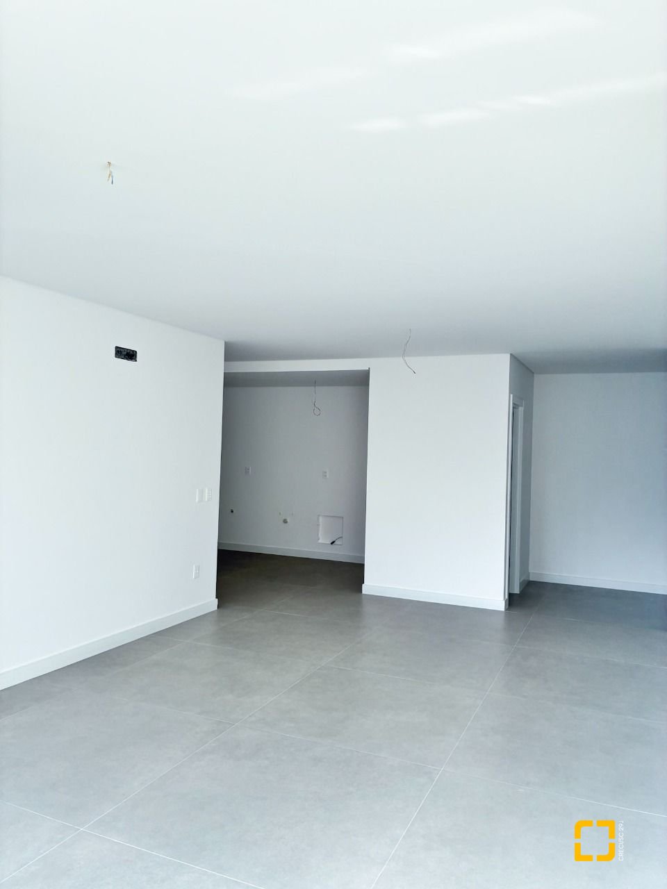Apartamento com 119m², 3 quartos (sendo 3 suítes), 2 garagens, no bairro Jurerê em Florianópolis