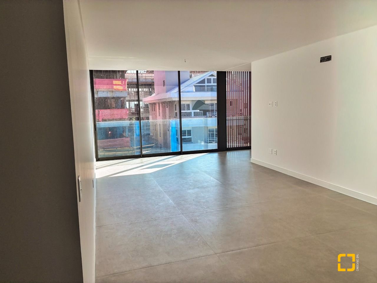 Apartamento com 119m², 3 quartos (sendo 3 suítes), 2 garagens, no bairro Jurerê em Florianópolis