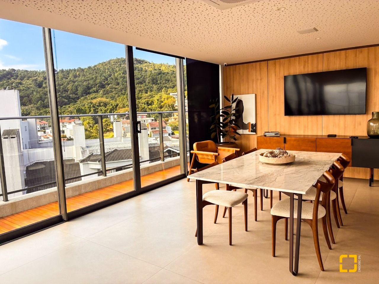 Apartamento com 119m², 3 quartos (sendo 3 suítes), 2 garagens, no bairro Jurerê em Florianópolis