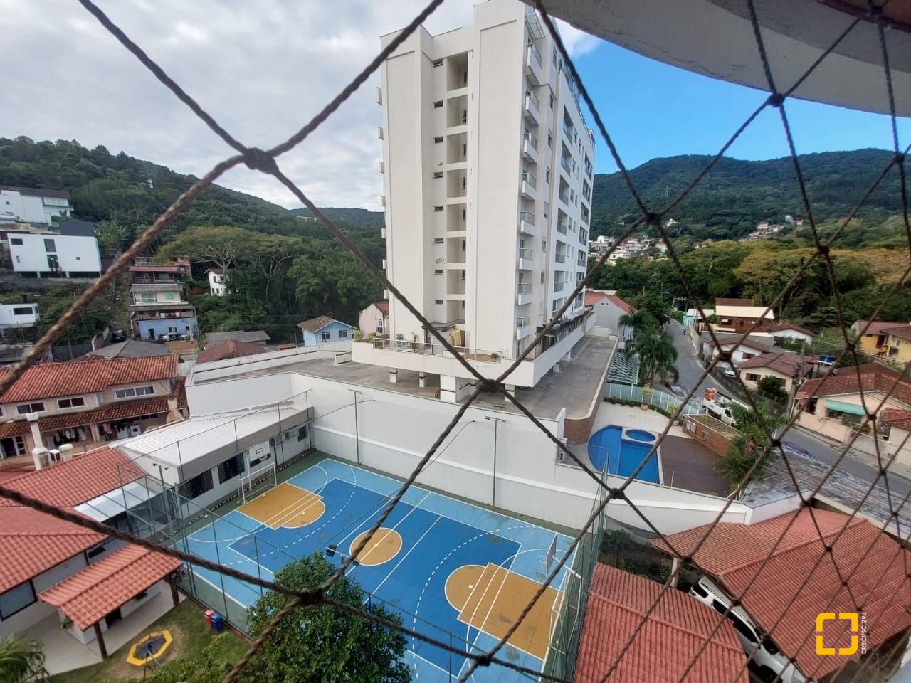 Apartamento com 74m², 3 quartos (sendo 1 suíte), 1 garagem, no bairro Itacorubi em Florianópolis
