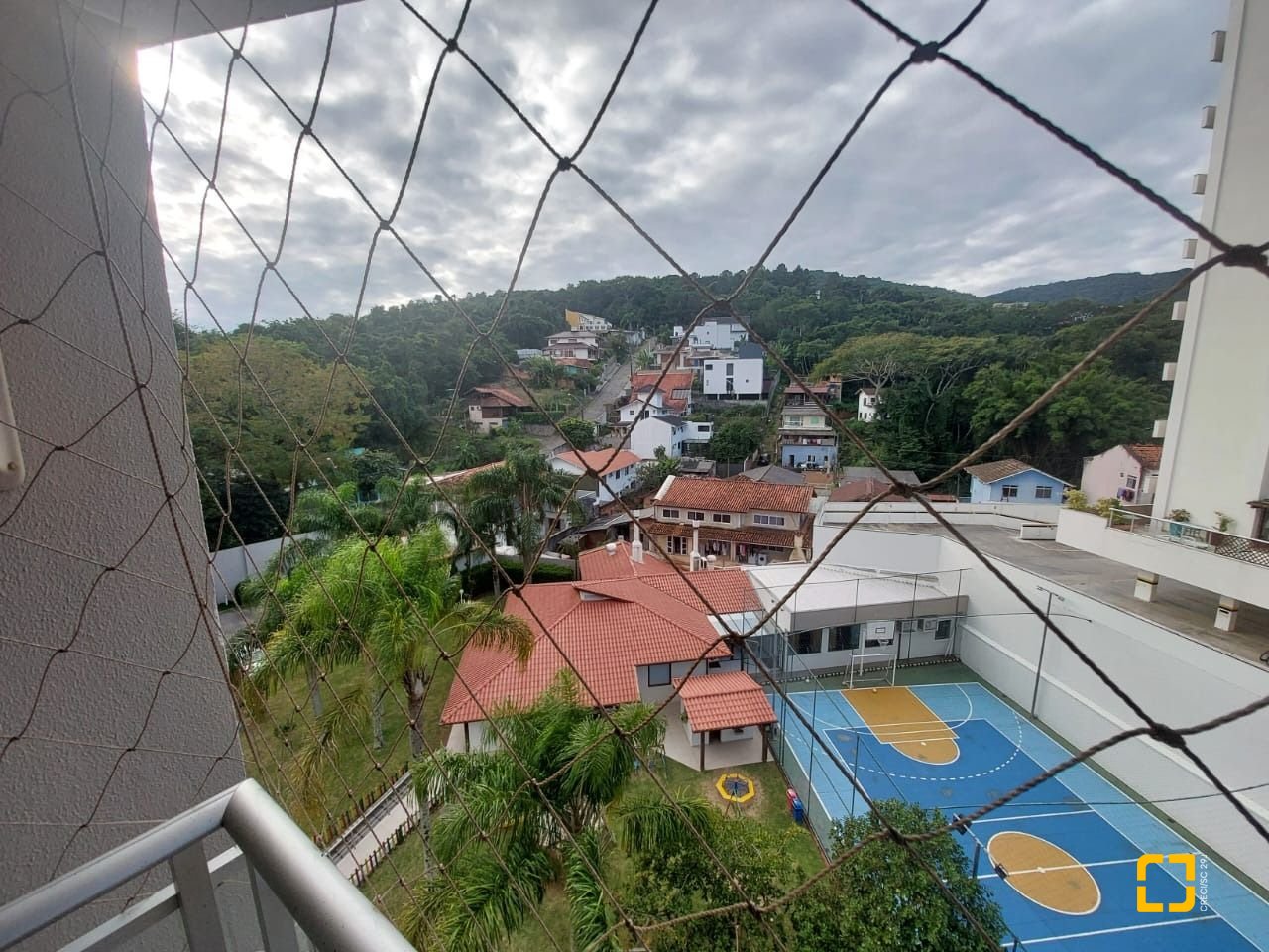 Apartamento com 74m², 3 quartos (sendo 1 suíte), 1 garagem, no bairro Itacorubi em Florianópolis