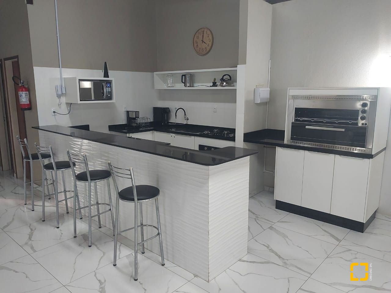 Apartamento com 74m², 3 quartos (sendo 1 suíte), 1 garagem, no bairro Itacorubi em Florianópolis
