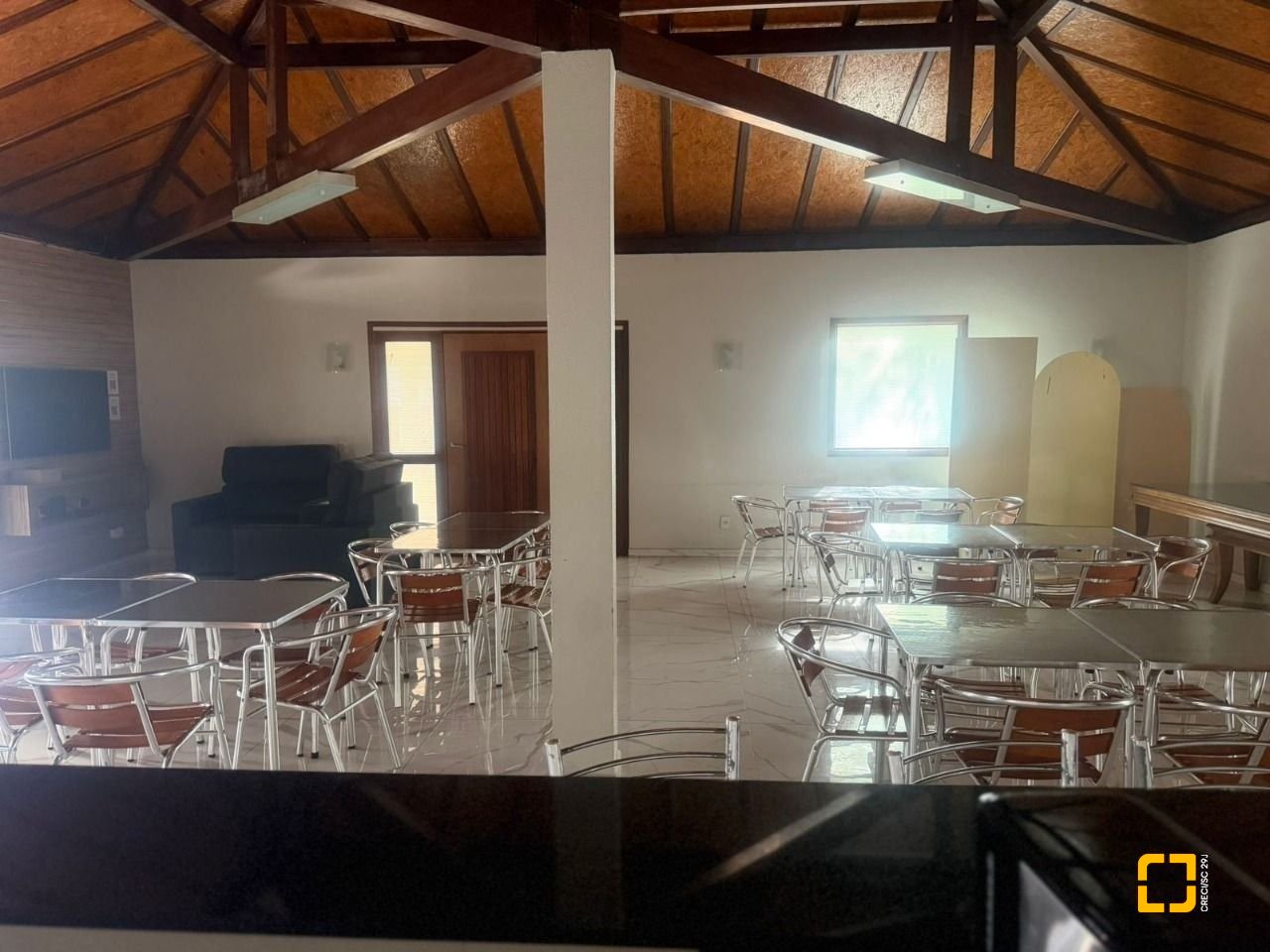 Apartamento com 74m², 3 quartos (sendo 1 suíte), 1 garagem, no bairro Itacorubi em Florianópolis