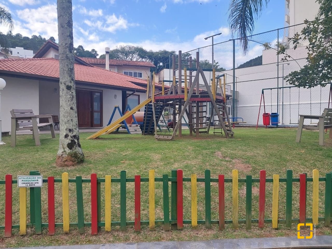 Apartamento com 74m², 3 quartos (sendo 1 suíte), 1 garagem, no bairro Itacorubi em Florianópolis