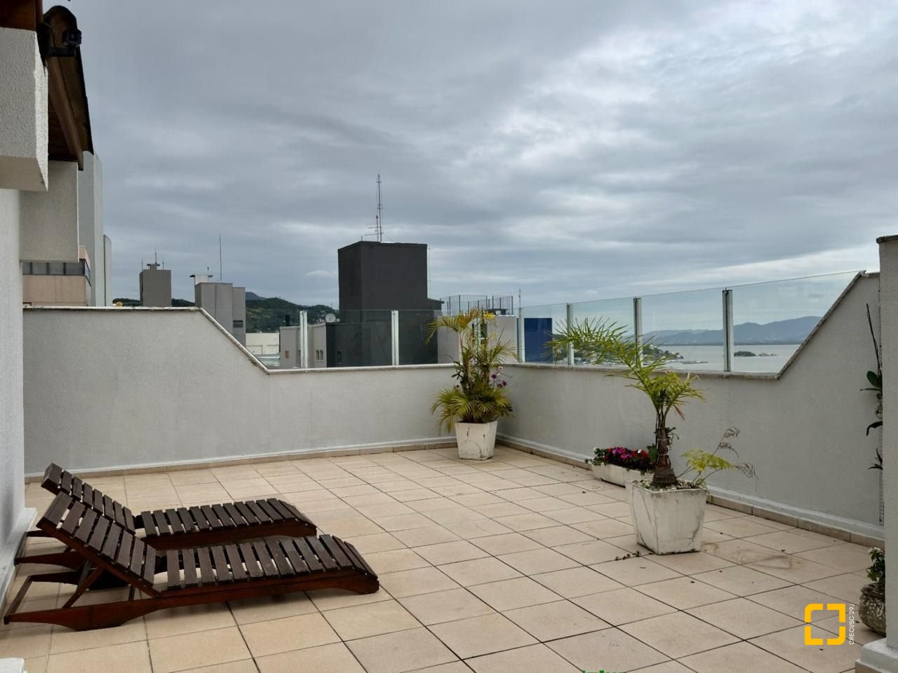 Apartamento com 78m², 2 quartos, 1 garagem, no bairro Centro em Florianópolis