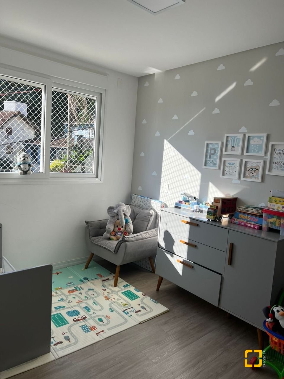 Apartamento com 101m², 2 quartos (sendo 2 suítes), 2 garagens, no bairro Centro em Florianópolis