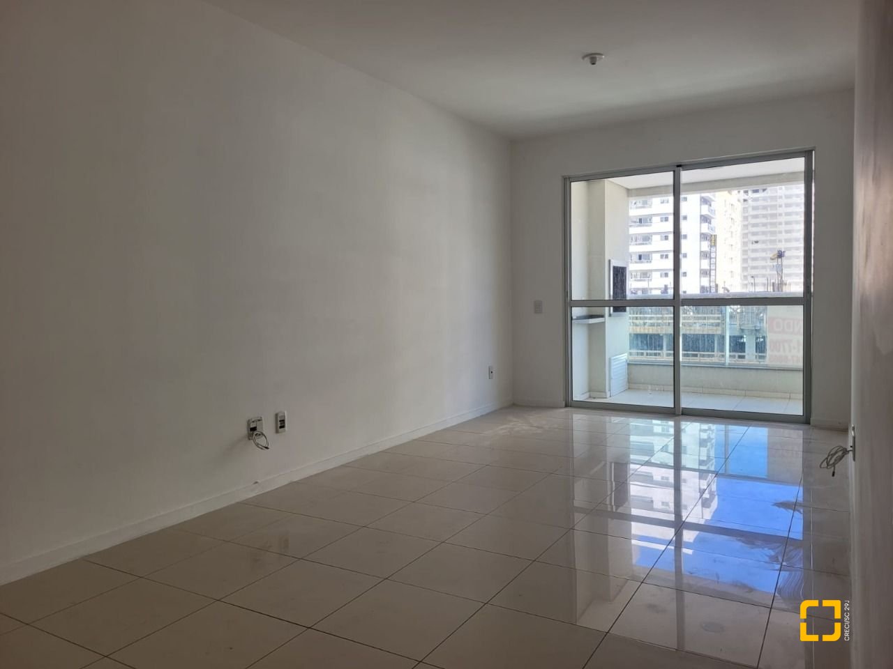 Apartamento com 106m², 3 quartos (sendo 1 suíte), 1 garagem, no bairro Campinas em São José