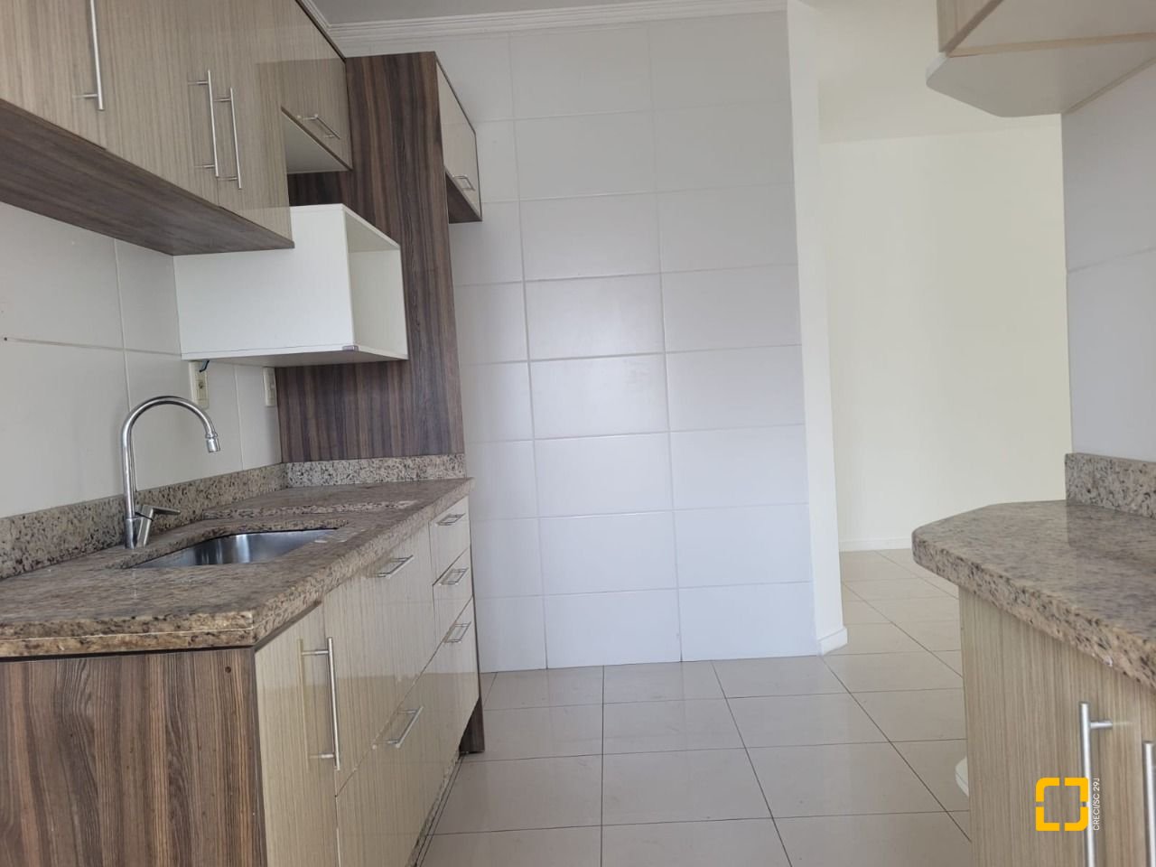 Apartamento com 106m², 3 quartos (sendo 1 suíte), 1 garagem, no bairro Campinas em São José