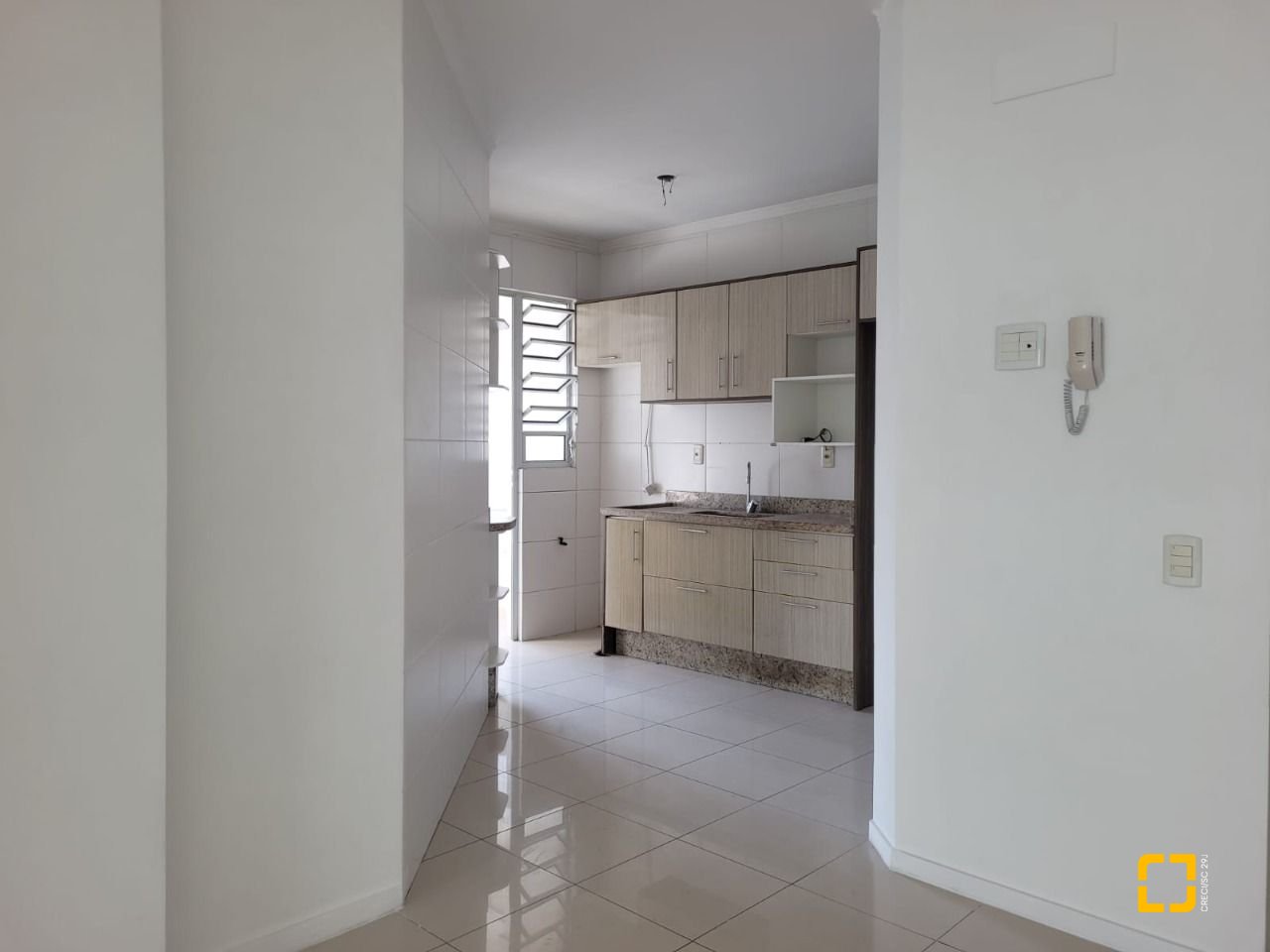 Apartamento com 106m², 3 quartos (sendo 1 suíte), 1 garagem, no bairro Campinas em São José