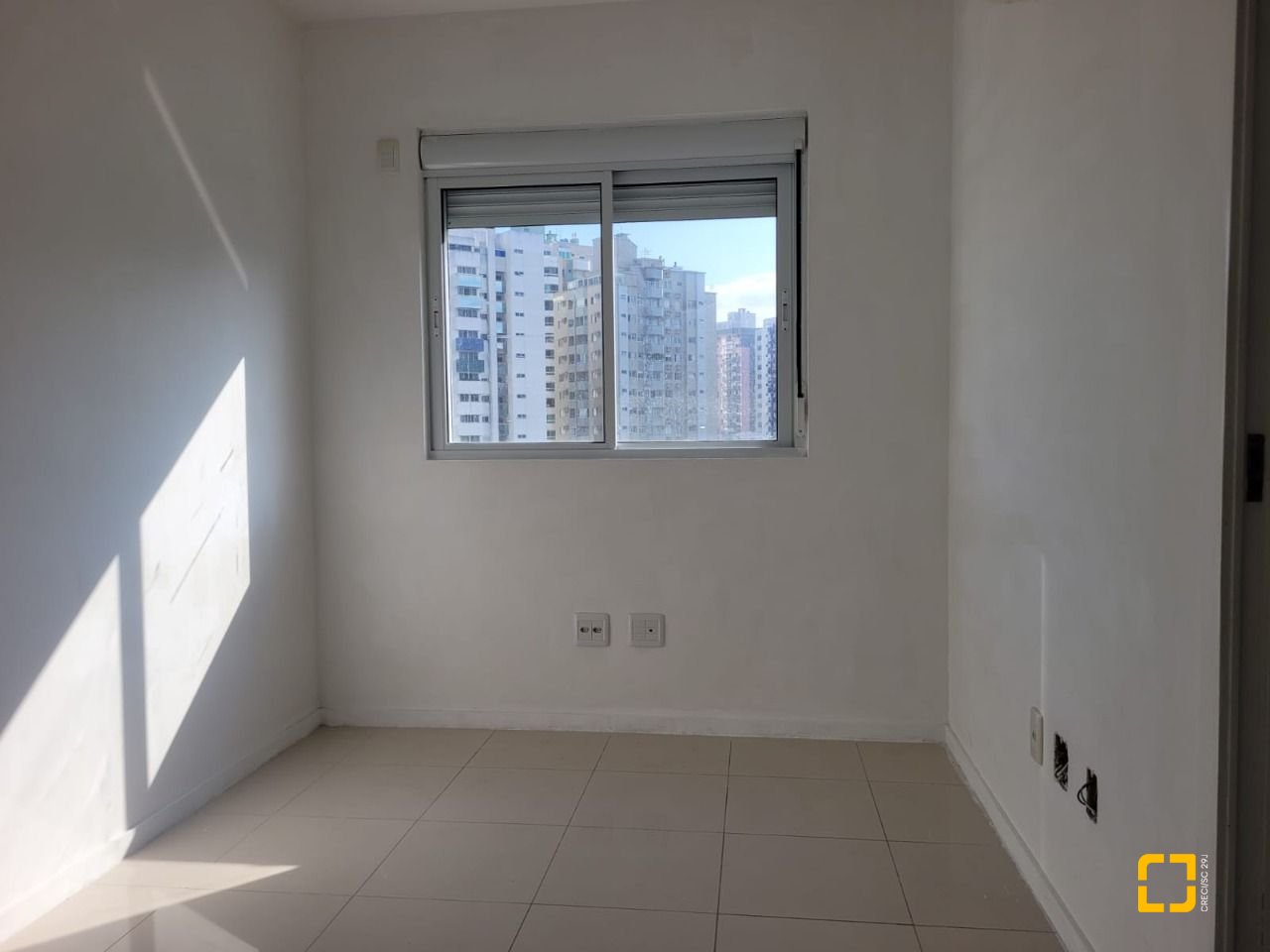 Apartamento com 106m², 3 quartos (sendo 1 suíte), 1 garagem, no bairro Campinas em São José