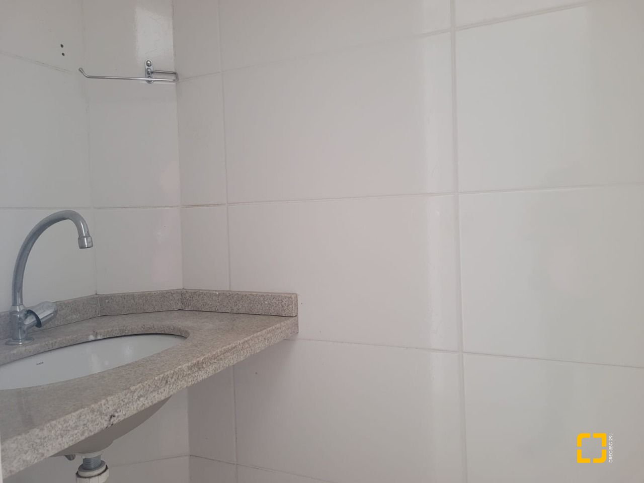Apartamento com 106m², 3 quartos (sendo 1 suíte), 1 garagem, no bairro Campinas em São José