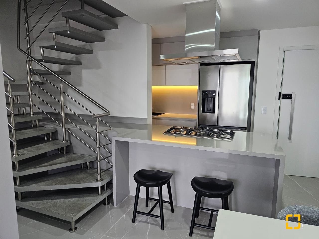 Apartamento com 110m², 3 quartos (sendo 1 suíte), 1 garagem, no bairro Ingleses em Florianópolis