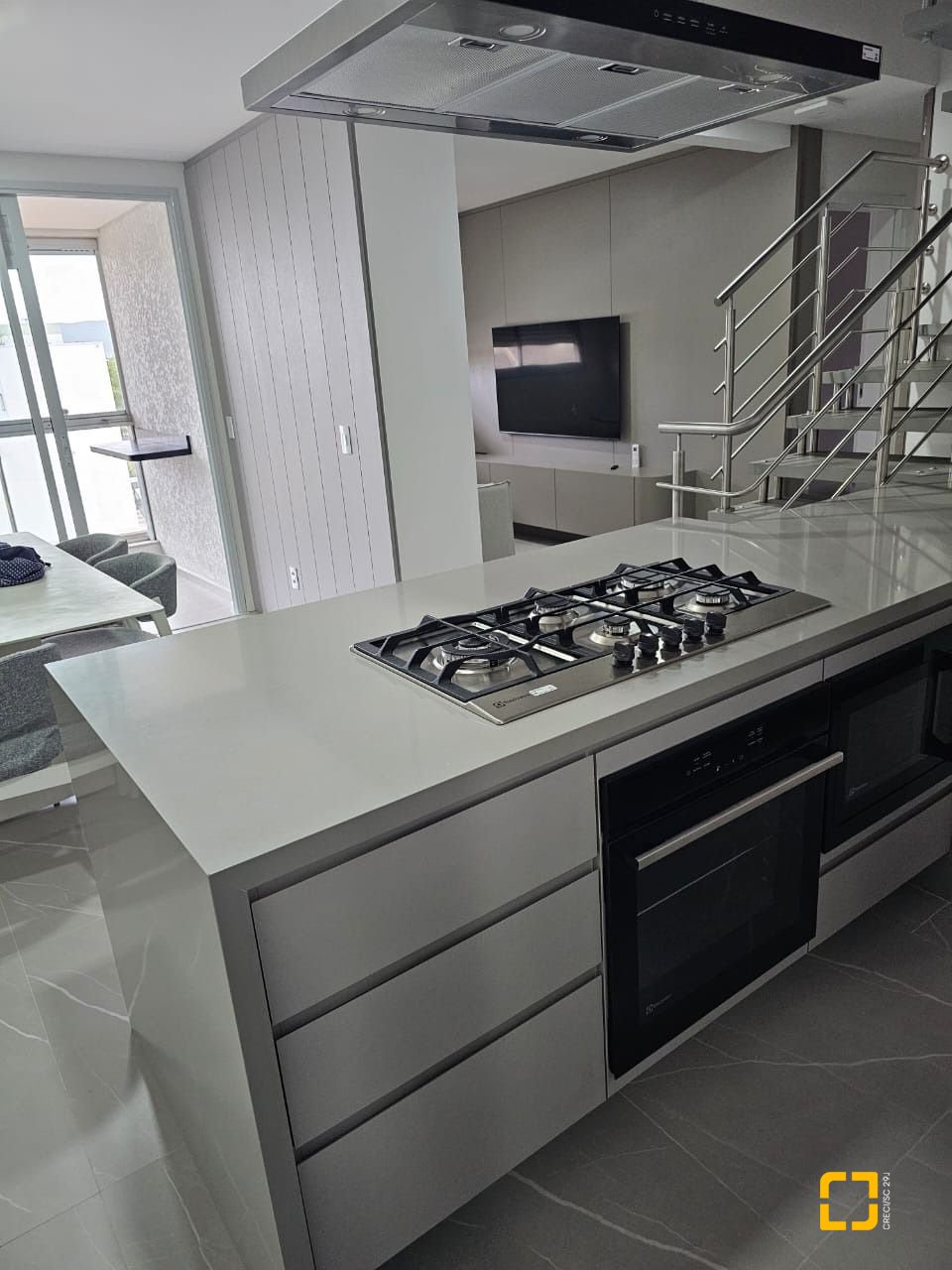 Apartamento com 110m², 3 quartos (sendo 1 suíte), 1 garagem, no bairro Ingleses em Florianópolis