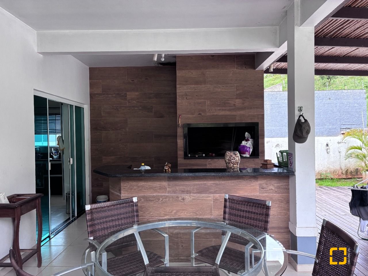 Casa com 226m², 3 quartos (sendo 1 suíte), 2 garagens, no bairro Pedra Branca em Palhoça