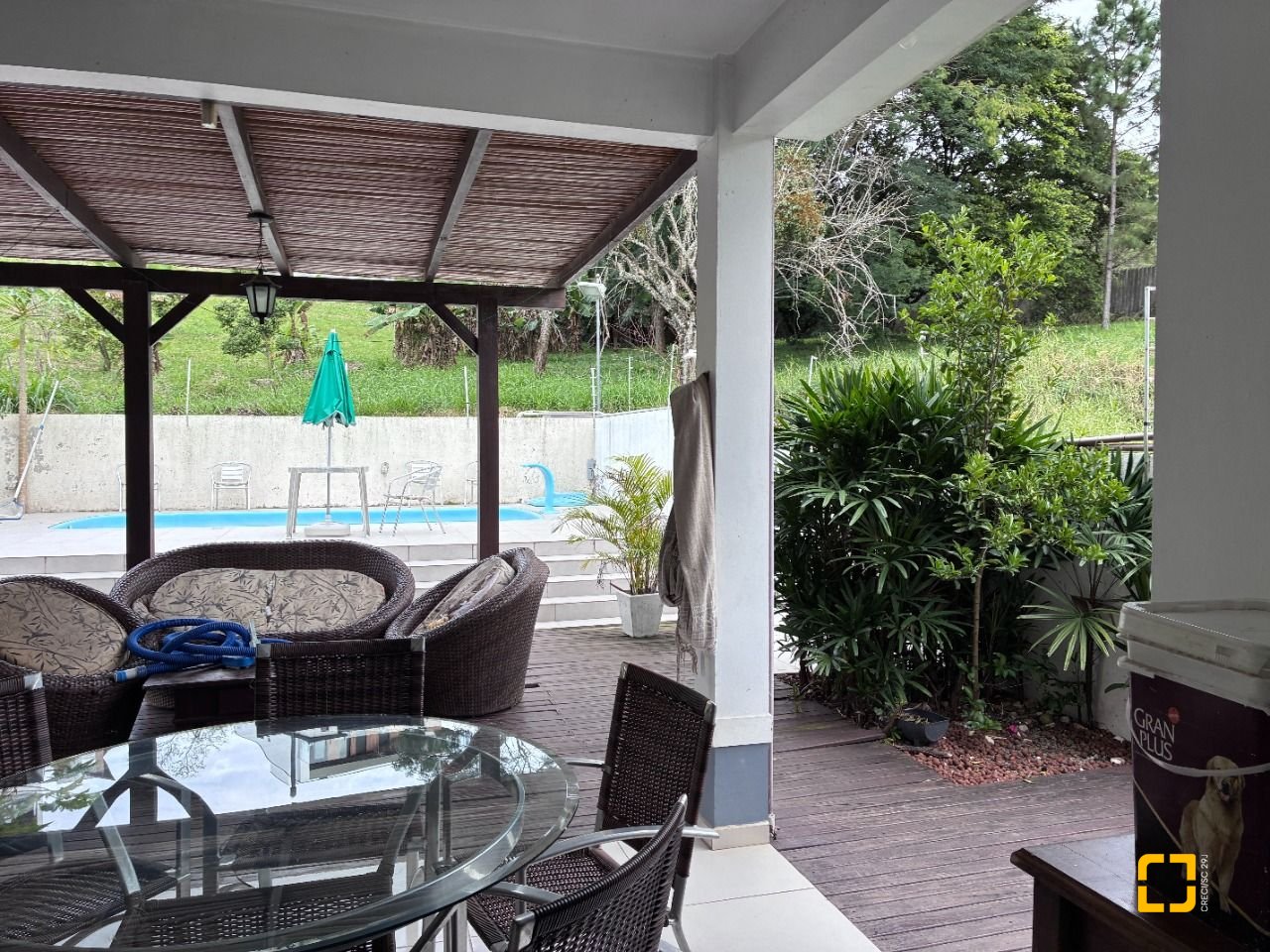 Casa com 226m², 3 quartos (sendo 1 suíte), 2 garagens, no bairro Pedra Branca em Palhoça
