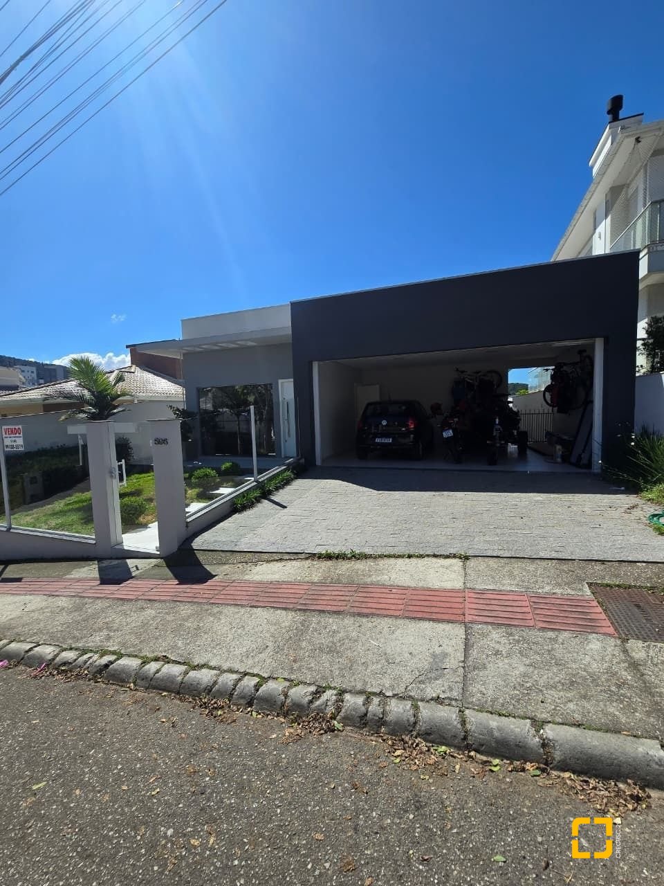Casa com 175m², 3 quartos (sendo 1 suíte), 2 garagens, no bairro Pedra Branca em Palhoça