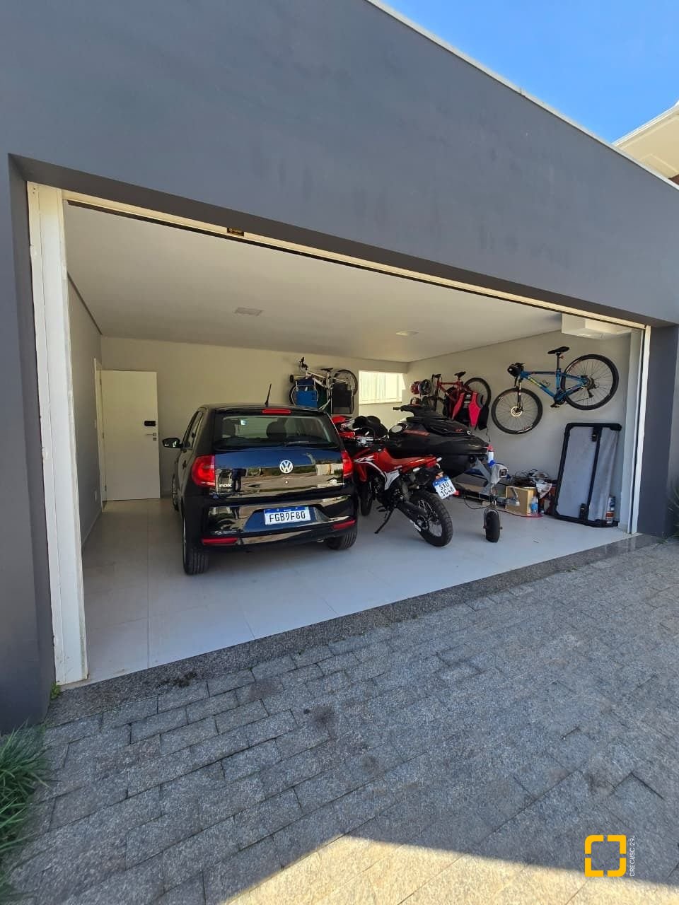 Casa com 175m², 3 quartos (sendo 1 suíte), 2 garagens, no bairro Pedra Branca em Palhoça