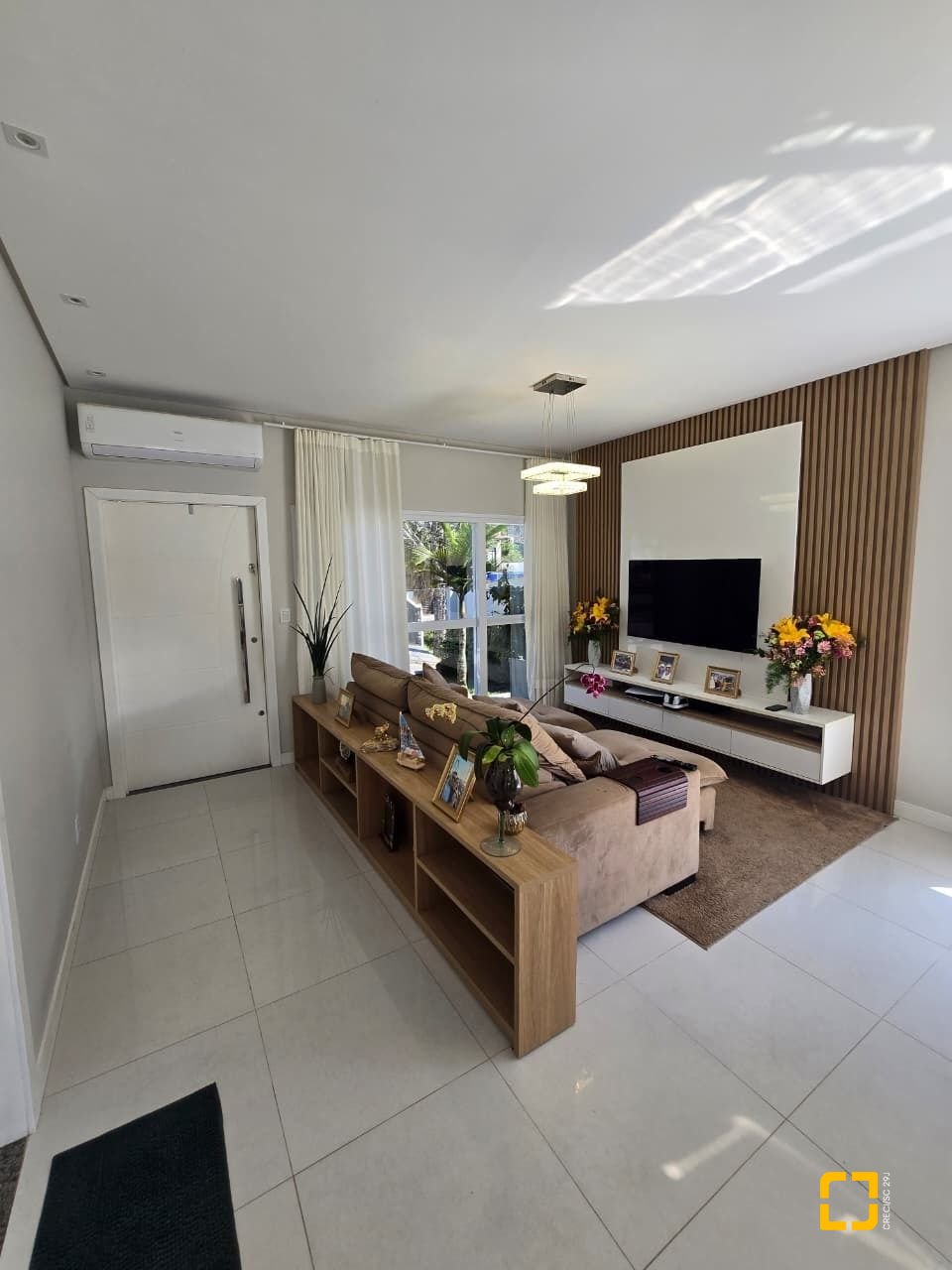 Casa com 175m², 3 quartos (sendo 1 suíte), 2 garagens, no bairro Pedra Branca em Palhoça