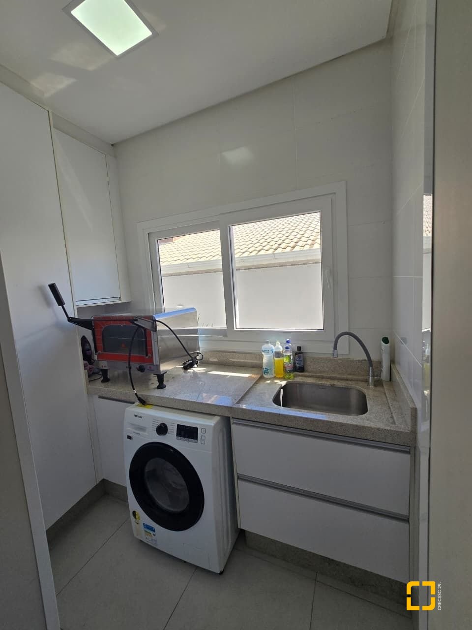 Casa com 175m², 3 quartos (sendo 1 suíte), 2 garagens, no bairro Pedra Branca em Palhoça