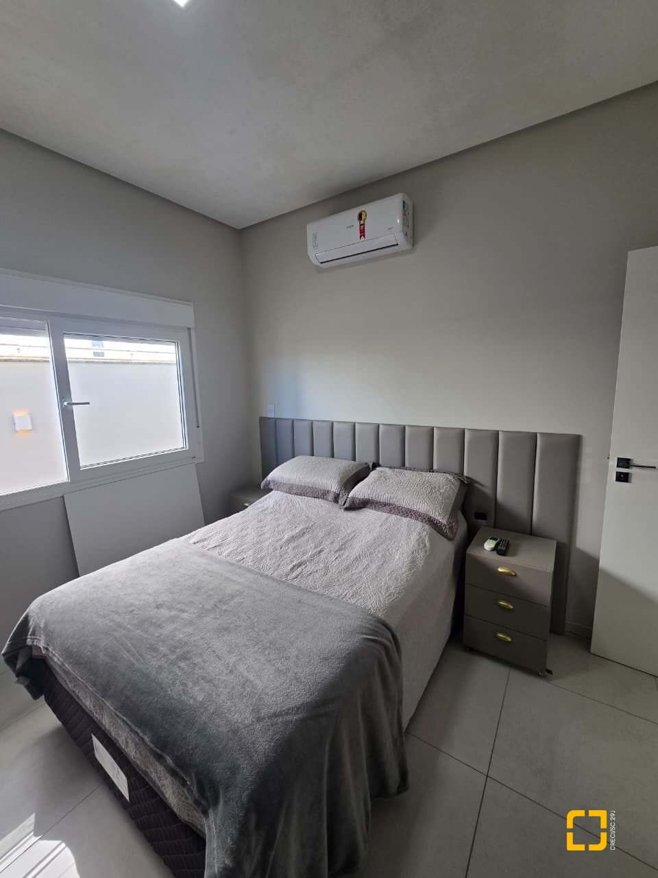 Casa com 175m², 3 quartos (sendo 1 suíte), 2 garagens, no bairro Pedra Branca em Palhoça