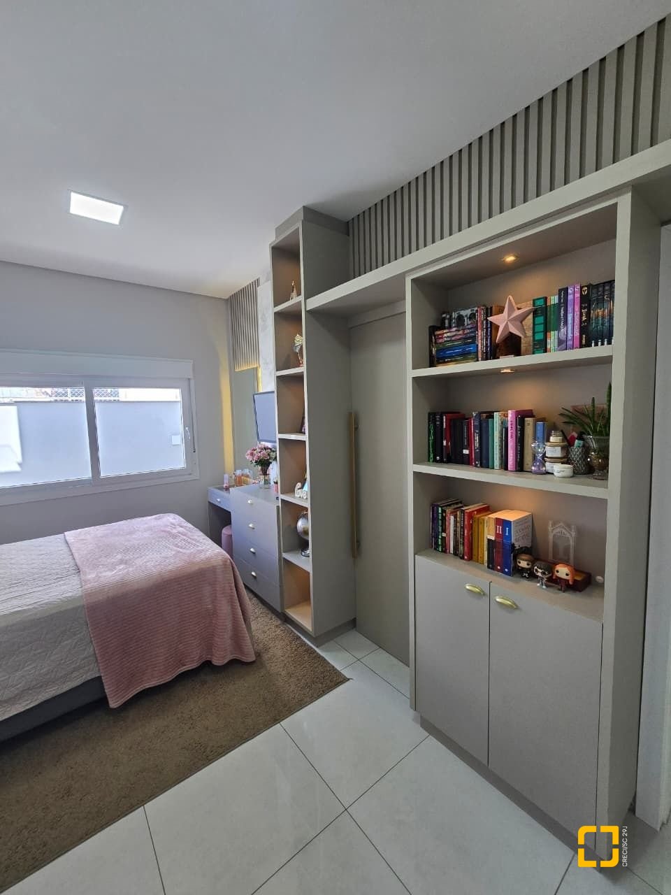 Casa com 175m², 3 quartos (sendo 1 suíte), 2 garagens, no bairro Pedra Branca em Palhoça