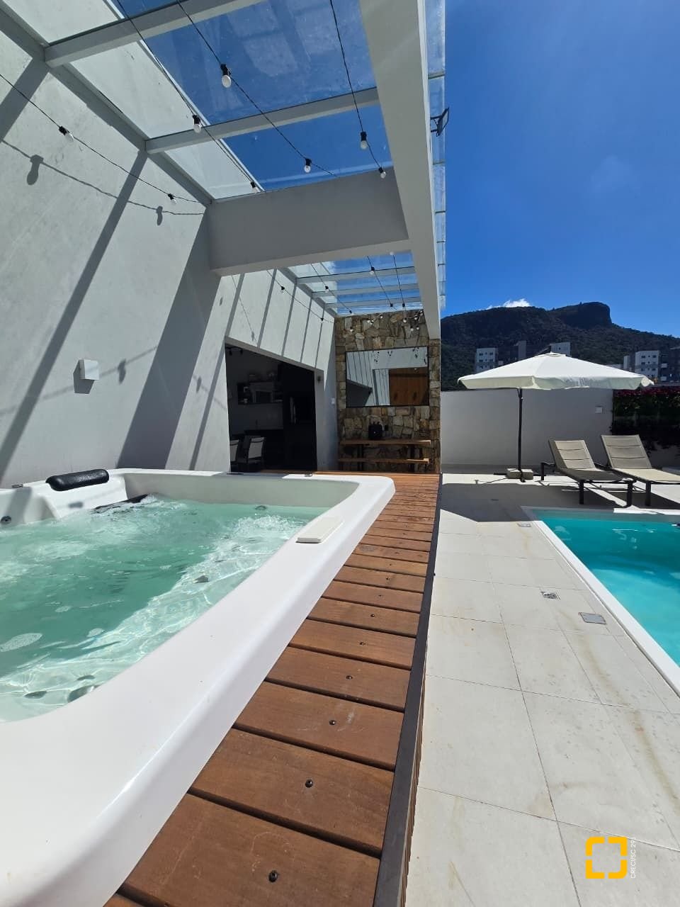 Casa com 175m², 3 quartos (sendo 1 suíte), 2 garagens, no bairro Pedra Branca em Palhoça