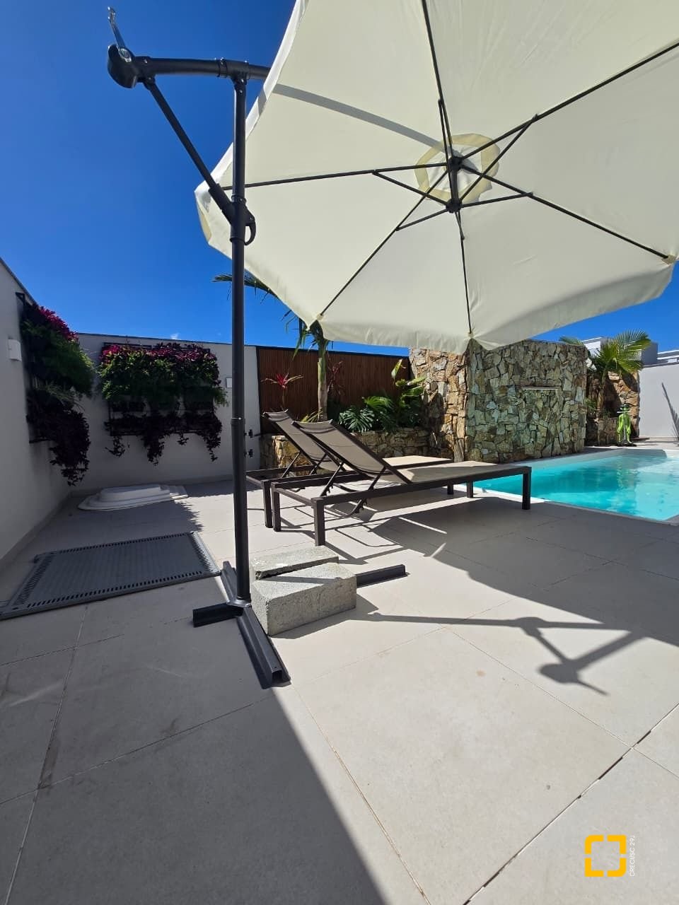 Casa com 175m², 3 quartos (sendo 1 suíte), 2 garagens, no bairro Pedra Branca em Palhoça