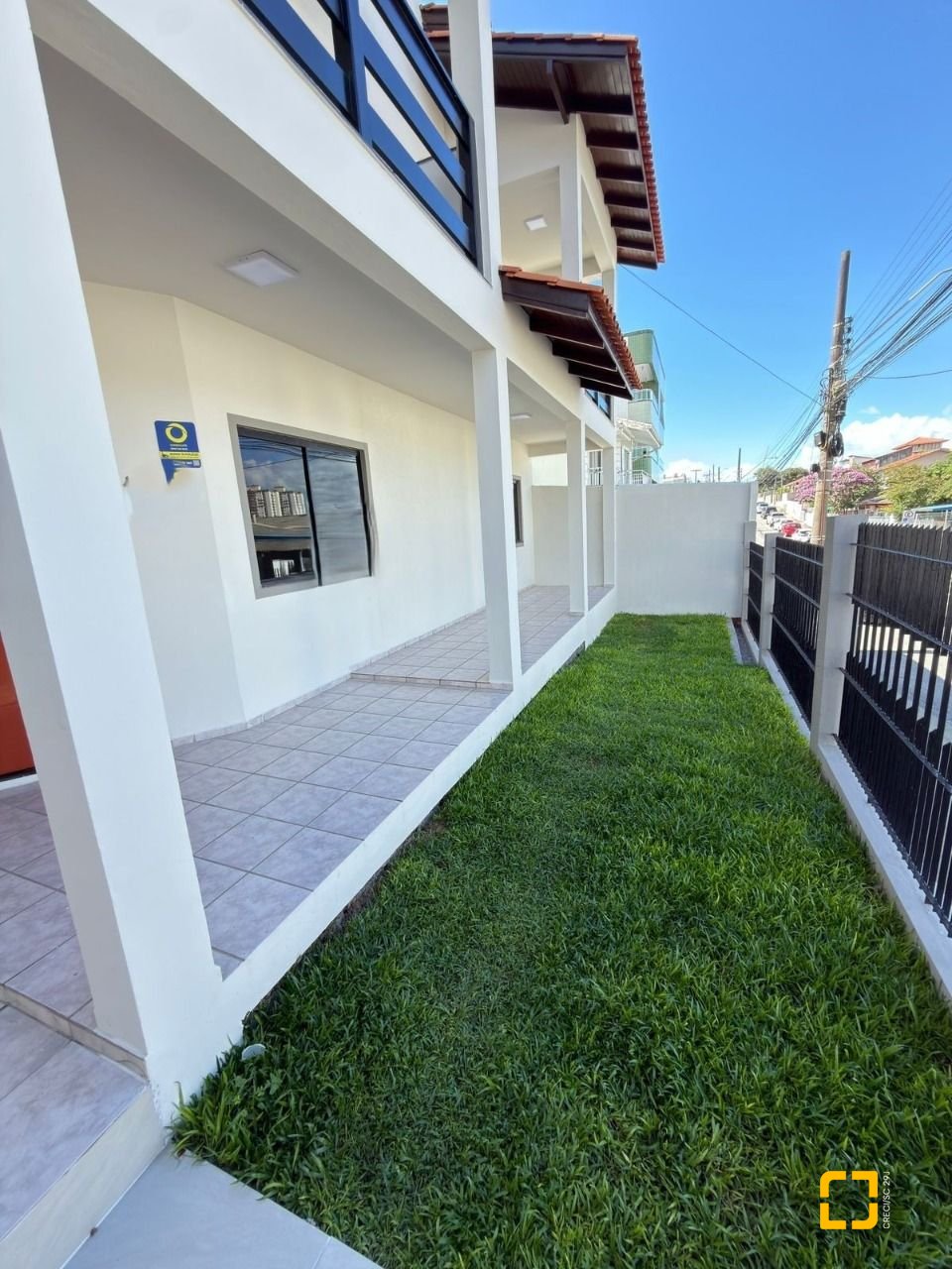 Casa com 235m², 4 quartos (sendo 1 suíte), 3 garagens, no bairro Ipiranga em São José
