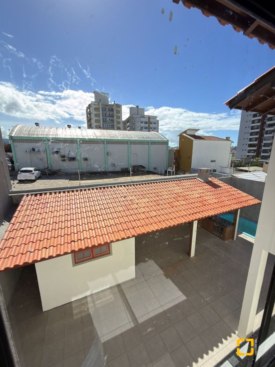 Casa com 235m², 4 quartos (sendo 1 suíte), 3 garagens, no bairro Ipiranga em São José