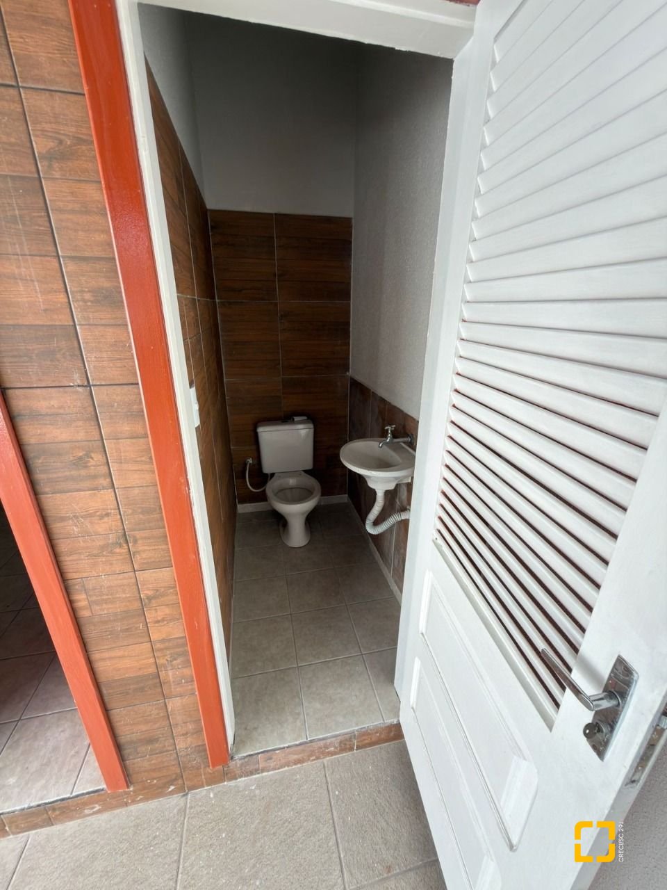 Casa com 235m², 4 quartos (sendo 1 suíte), 3 garagens, no bairro Ipiranga em São José