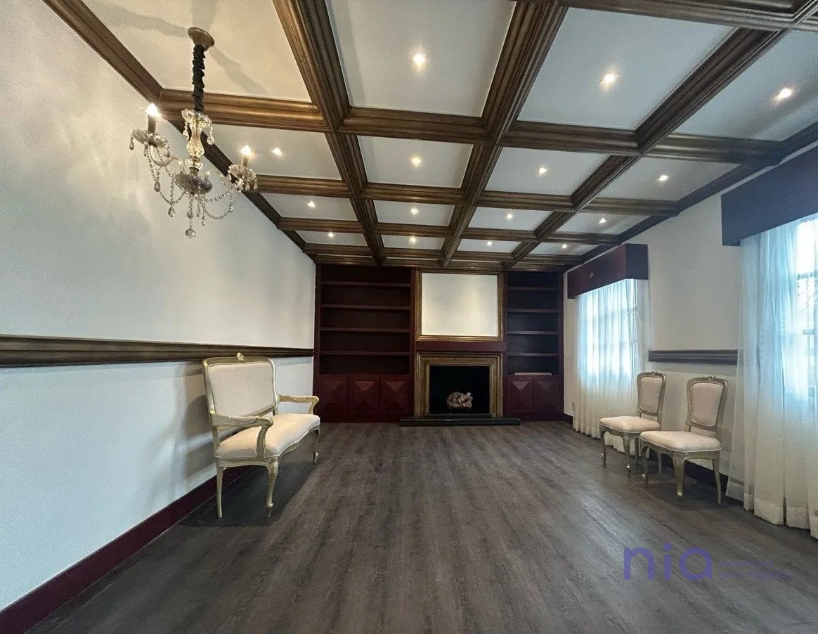 Casa com 194m², 4 quartos (sendo 3 suítes), 2 garagens, no bairro Bom Abrigo em Florianópolis