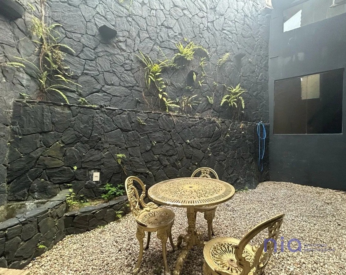 Casa com 194m², 4 quartos (sendo 3 suítes), 2 garagens, no bairro Bom Abrigo em Florianópolis