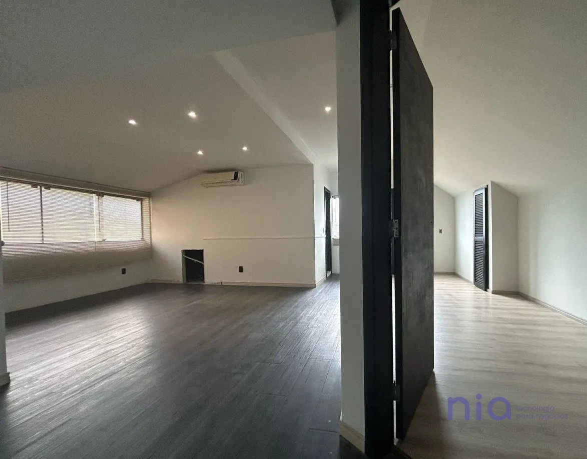 Casa com 194m², 4 quartos (sendo 3 suítes), 2 garagens, no bairro Bom Abrigo em Florianópolis