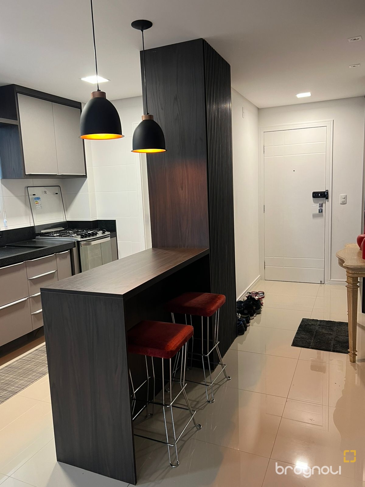 Apartamento com 137m², 3 quartos (sendo 1 suíte), 2 garagens, no bairro Centro em Palhoça