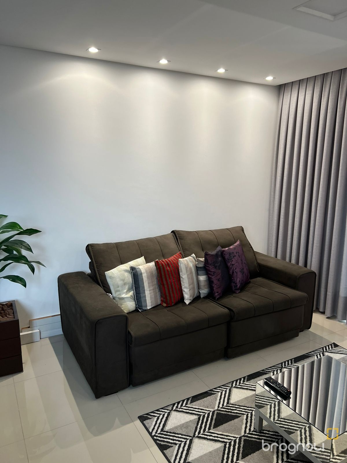 Apartamento com 137m², 3 quartos (sendo 1 suíte), 2 garagens, no bairro Centro em Palhoça