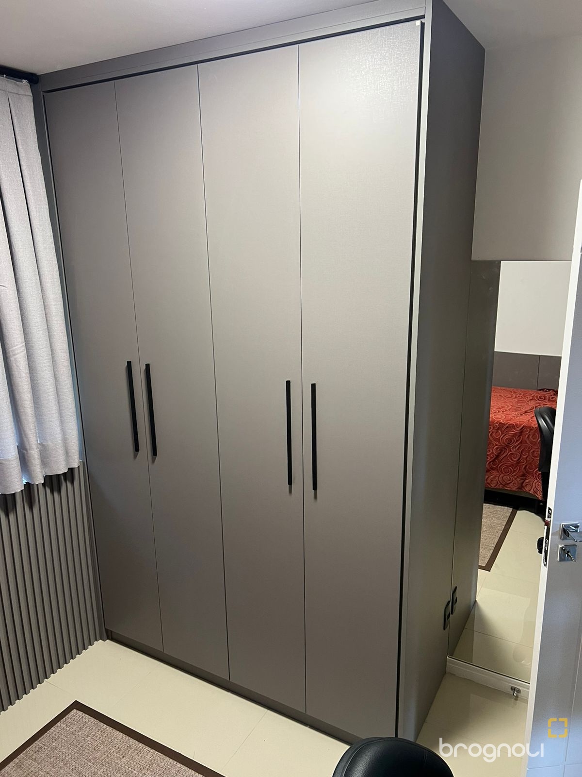 Apartamento com 137m², 3 quartos (sendo 1 suíte), 2 garagens, no bairro Centro em Palhoça