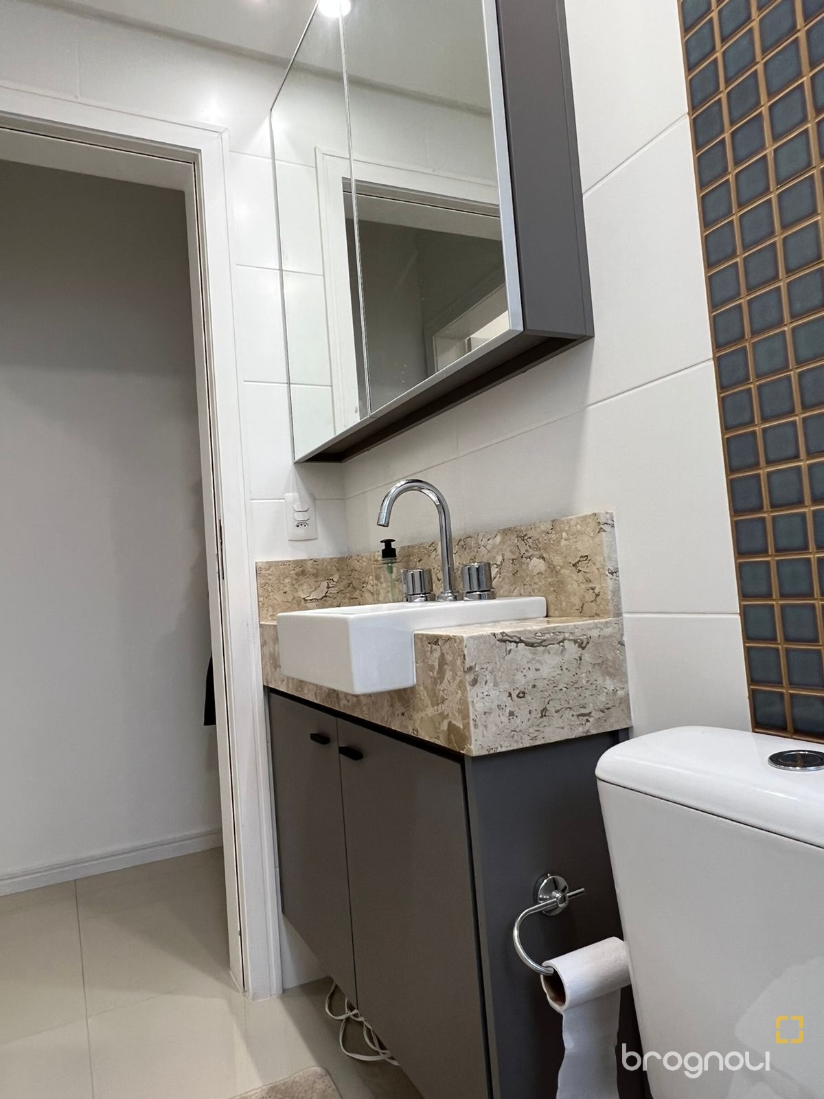 Apartamento com 137m², 3 quartos (sendo 1 suíte), 2 garagens, no bairro Centro em Palhoça