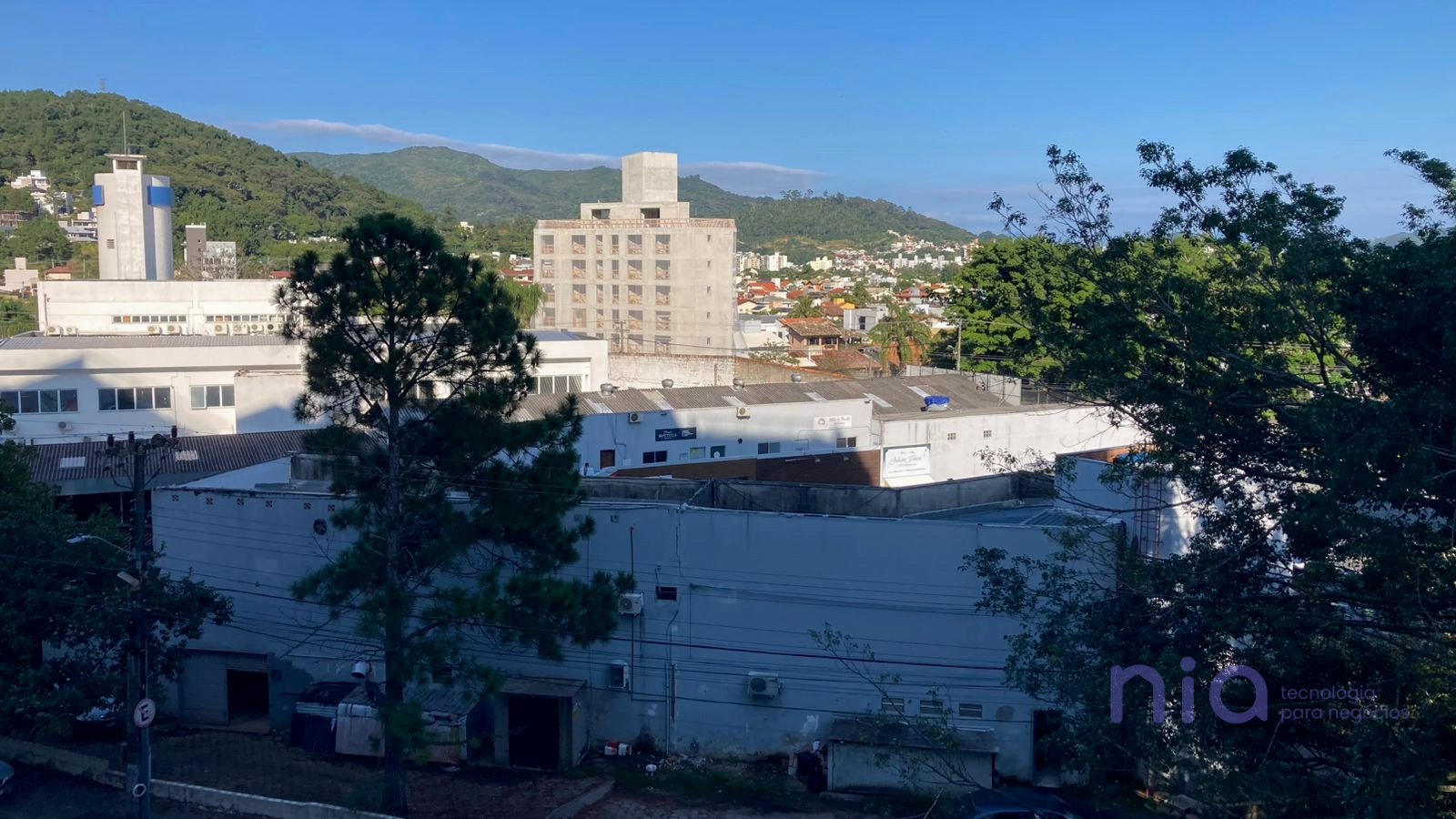 Studio com 83m², 1 quarto, 1 garagem, no bairro Itacorubi em Florianópolis
