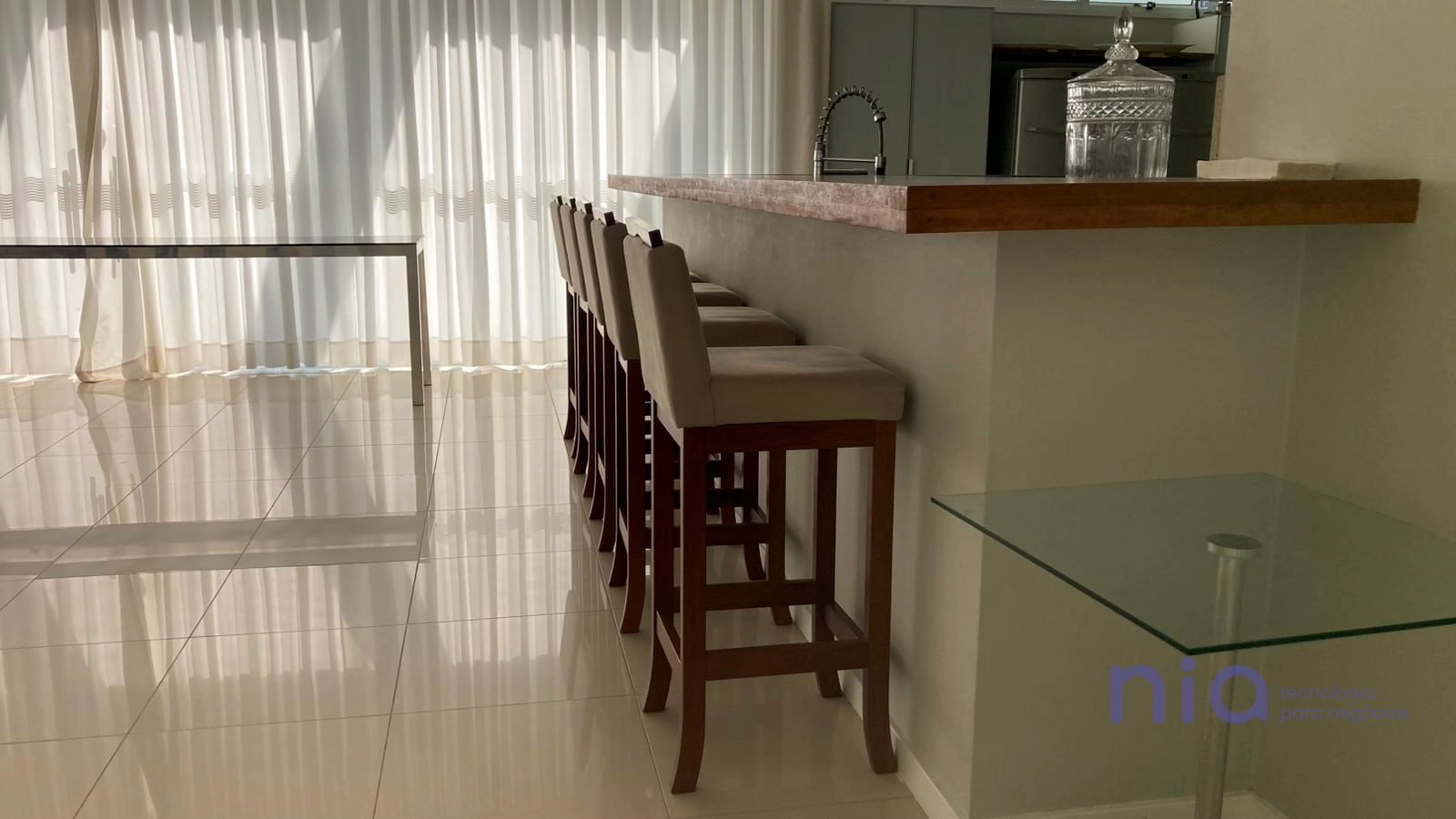 Studio com 83m², 1 quarto, 1 garagem, no bairro Itacorubi em Florianópolis