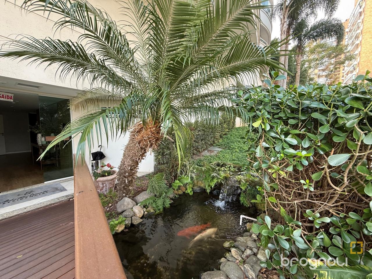 Apartamento com 77m², 2 quartos (sendo 1 suíte), 1 garagem, no bairro Itacorubi em Florianópolis