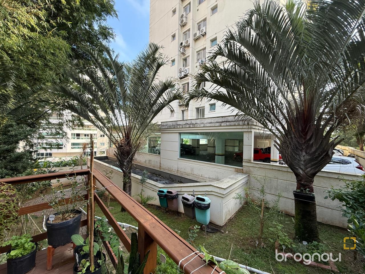 Apartamento com 77m², 2 quartos (sendo 1 suíte), 1 garagem, no bairro Itacorubi em Florianópolis