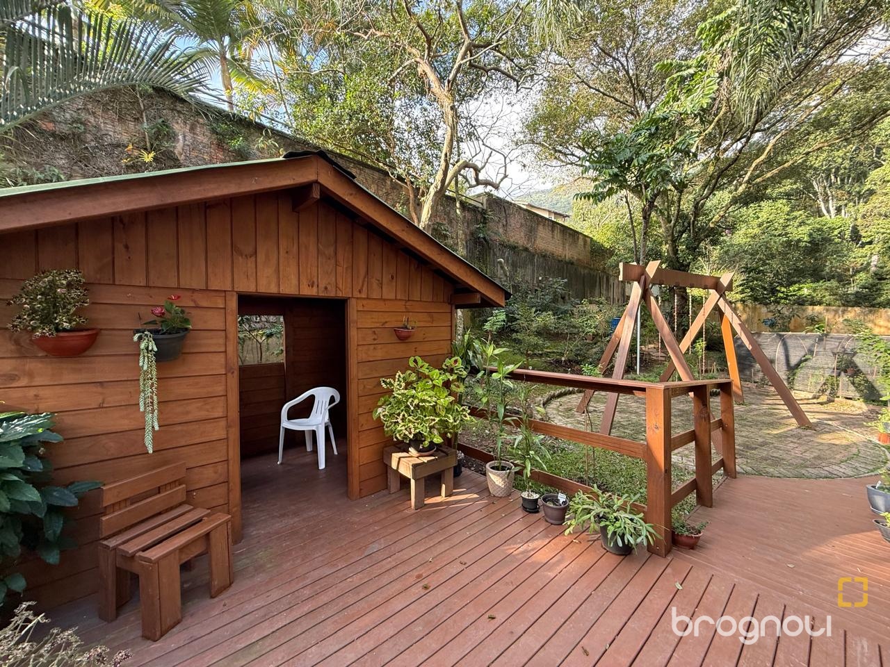 Apartamento com 77m², 2 quartos (sendo 1 suíte), 1 garagem, no bairro Itacorubi em Florianópolis