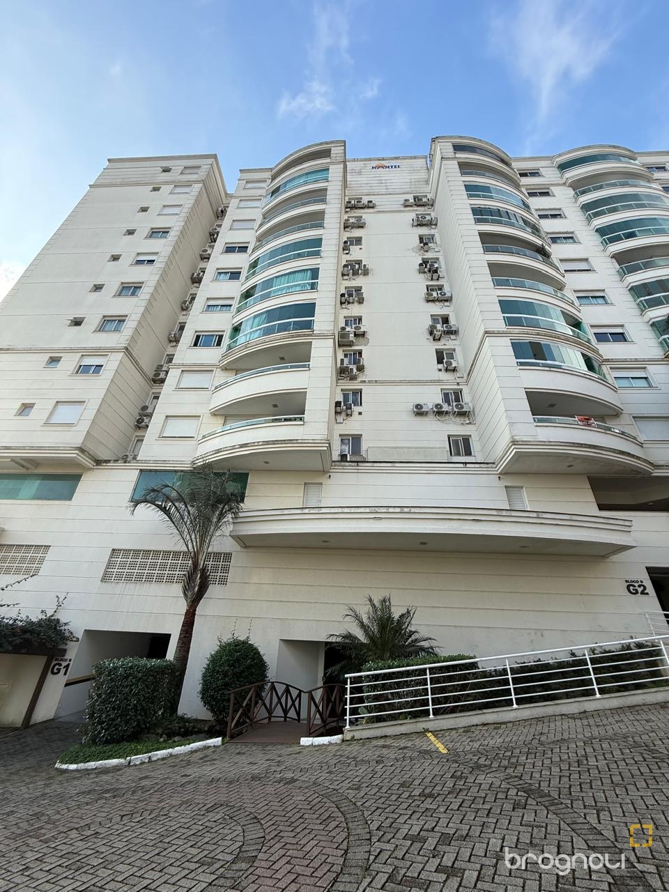 Apartamento com 77m², 2 quartos (sendo 1 suíte), 1 garagem, no bairro Itacorubi em Florianópolis